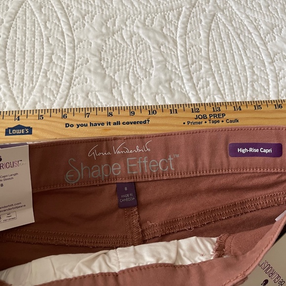 Womens Gloria Vanderbilt Shape Effect Pull On High Rise Capri Pants - Picture 8 of 13